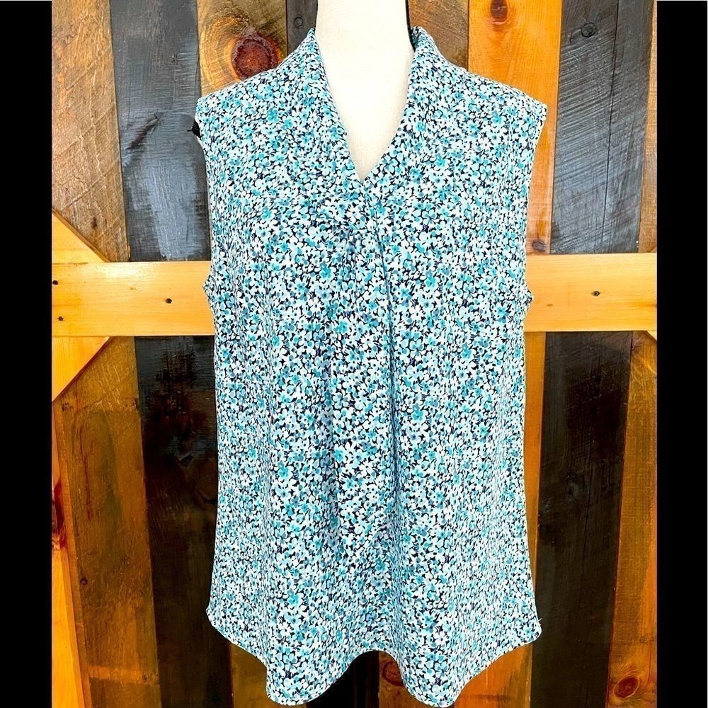 APPLESEED’S Petites sleeveless top with tie front - Picture 1 of 6
